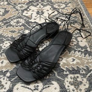 Abercrombie and Fitch Strappy Block Heel Sandals in Black Size 9